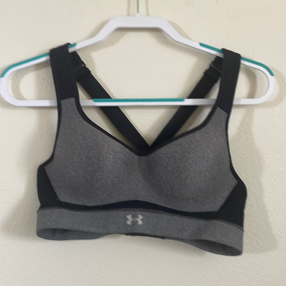 Black and gray under armor sports bra, size 36 a